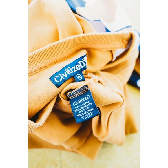 Men's Sweater - Picture 7 of 7